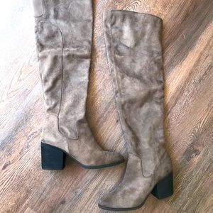 🍁 BP OTK taupe suede boots